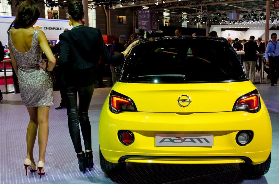  Opel Adam 2013 года  (фото 32 из 107)